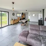 Cozy In Germain Sur Ay With Wifi Сasa de vacaciones *