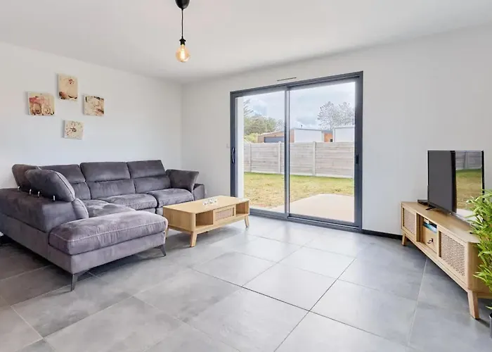 Cozy In Germain Sur Ay With Wifi Holiday home