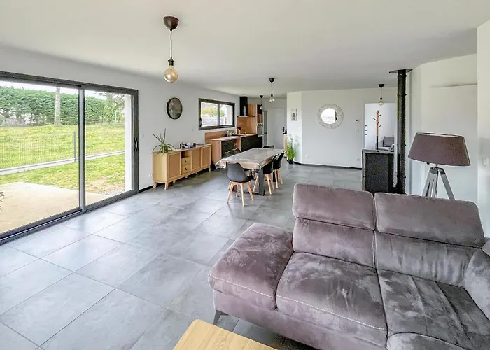 Cozy In Germain Sur Ay With Wifi Holiday home *