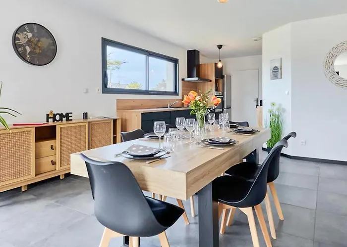 Cozy In Germain Sur Ay With Wifi Holiday home *