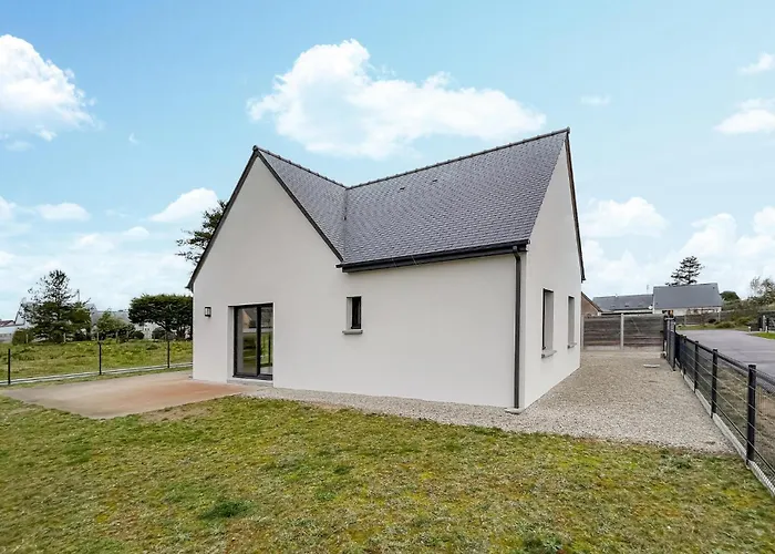 Cozy In Germain Sur Ay With Wifi Holiday home