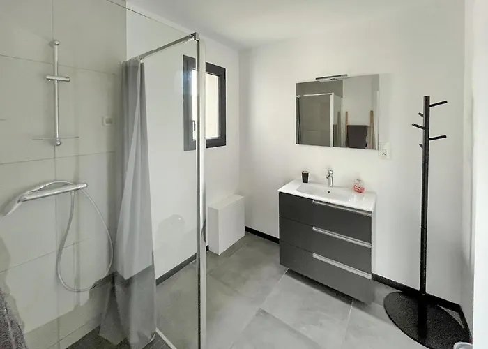 Cozy In Germain Sur Ay With Wifi Holiday home